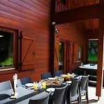 شاليه Les Brimbelles Avec Jacuzzi *