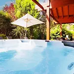 Les Brimbelles Avec Jacuzzi *