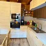 شاليه Les Brimbelles Avec Jacuzzi جوراردُميه