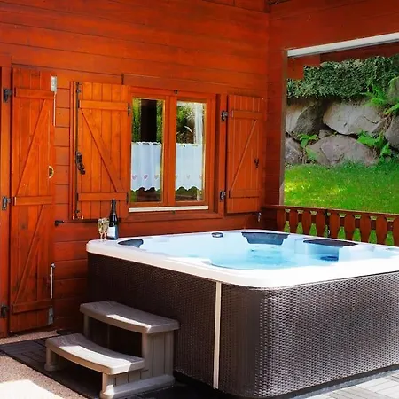 Les Brimbelles Avec Jacuzzi *
