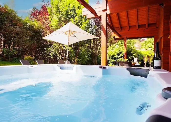 Les Brimbelles Avec Jacuzzi *